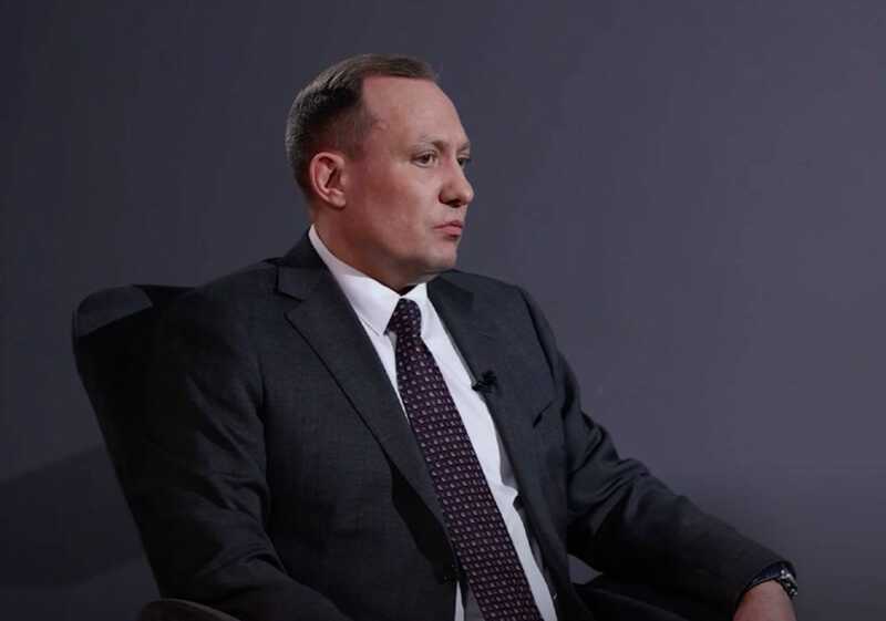 Железнодорожный решала Роман Хойхин: детали уголовного дела о миллионных взятках за контракты на ремонт вагонов и фиктивные поставки запчастей